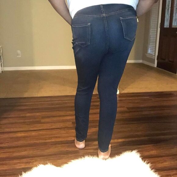 PLUS SIZE HIGH WAIST SKINNY JEAN - Picture 2 of 2